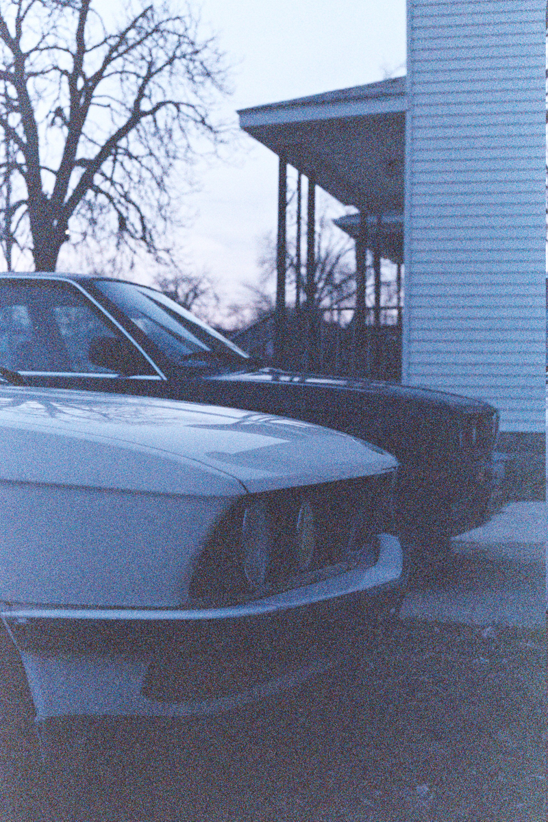 Illustration for article titled So I tried shooting Natura1600 at dusk/night
